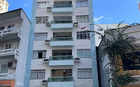 Apto na Av Brasil frente ao shopping,4min da praia